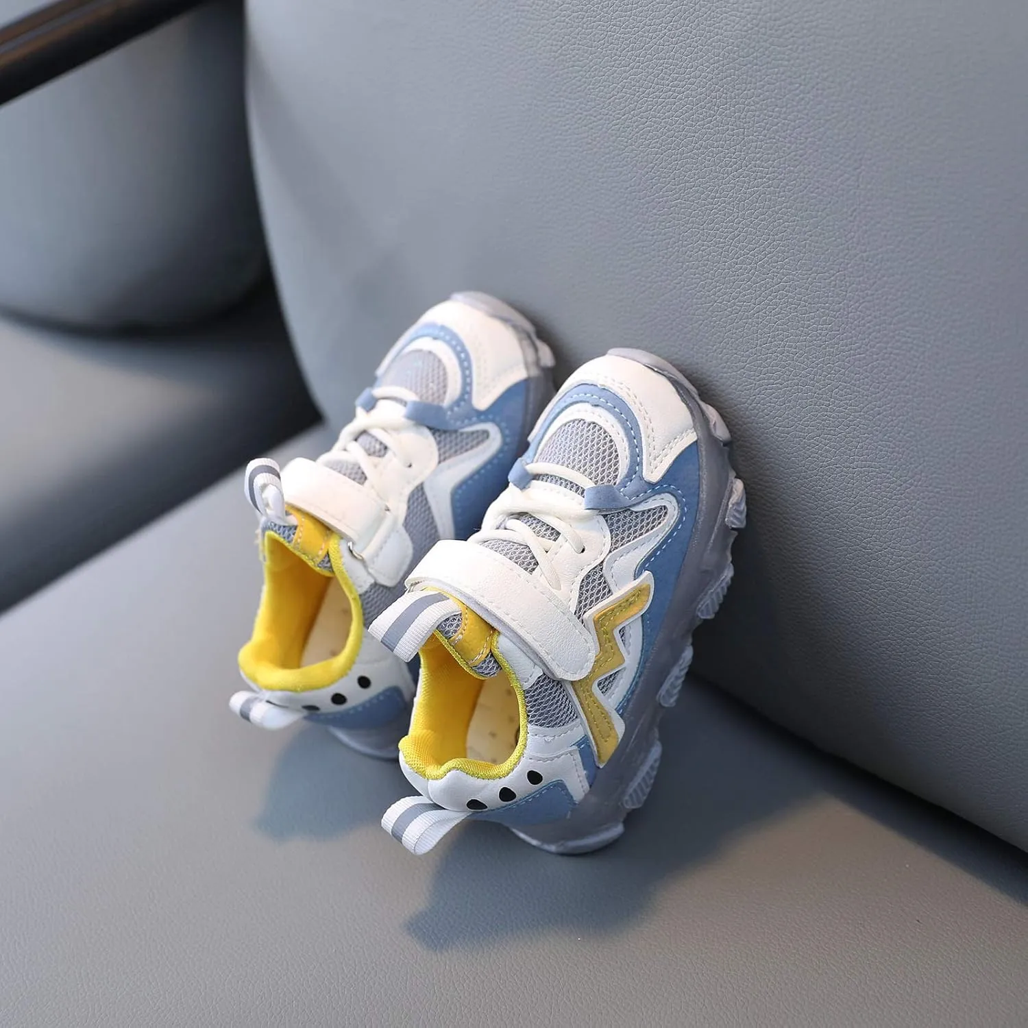 LED Shoes Kids Luminous Sneakers Sport Leisure Soft Shoes Toddler Girls Boys Non Slip Breathable Lightweight Trainers