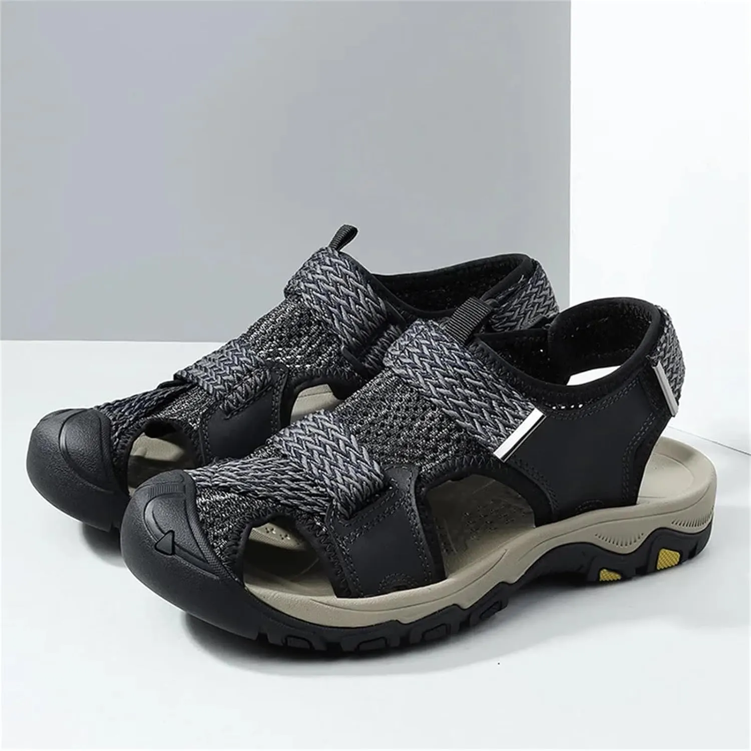 Men's Soft Sandals Breathable Mesh Men's Beach Sandals