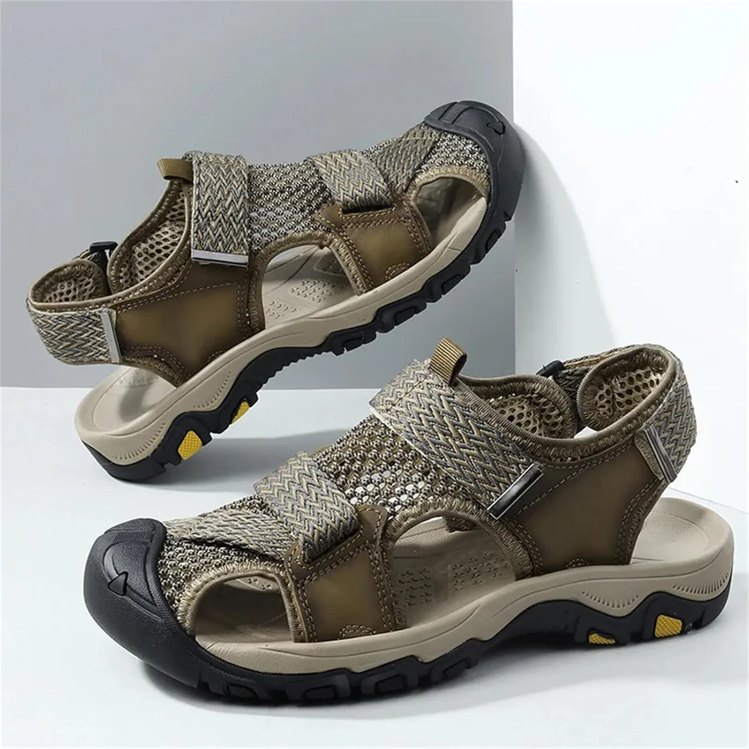 Men's Soft Sandals Breathable Mesh Men's Beach Sandals